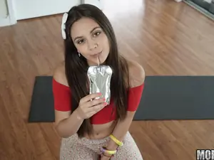 Don't Break Me - Ex-Gymnast Does Splits on a Dick - 01/15/2016
