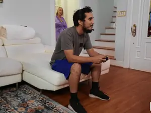 Pervs On Patrol - Kevin's Mom Has Got It Going On - 03/19/2021