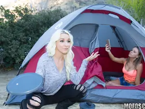 I Know That Girl - Alexis Adams's Outdoor Facial - 02/21/2016