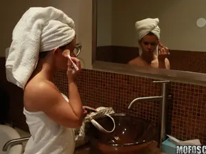 Latina Sex Tapes - My Lazy Little Chica - 08/08/2011