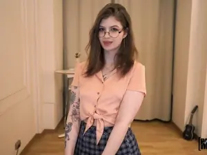 I Know That Girl - Cumming on the Naughty Girl's Glasses - 12/21/2021