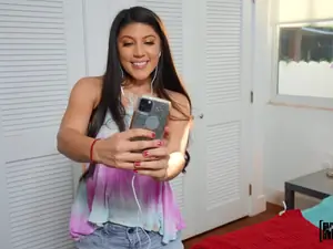Pervs On Patrol - Hot Brunette Gets a Warm Facial - 03/03/2022