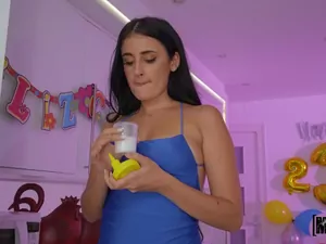 Share My BF - Feliz Cum-pleanos - 04/27/2022