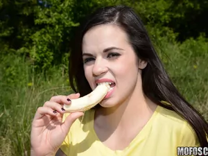 Latina Sex Tapes - Braless Picnic With Busty Chick - 05/19/2016