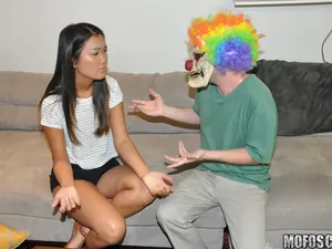I Know That Girl - Asian Honey Gets Pranked - 08/08/2016
