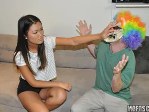 I Know That Girl - Asian Honey Gets Pranked - 08/08/2016