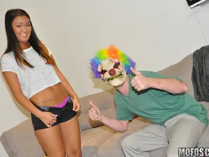 I Know That Girl - Asian Honey Gets Pranked - 08/08/2016