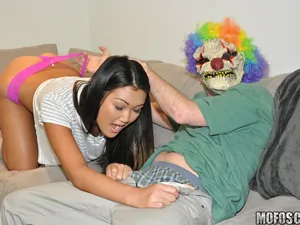 I Know That Girl - Asian Honey Gets Pranked - 08/08/2016