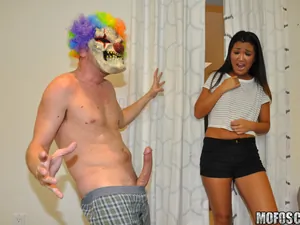 I Know That Girl - Asian Honey Gets Pranked - 08/08/2016