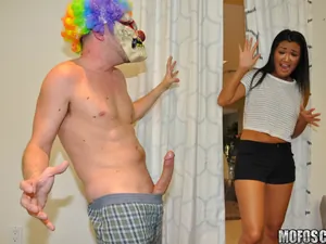 I Know That Girl - Asian Honey Gets Pranked - 08/08/2016