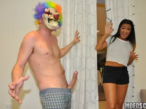 I Know That Girl - Asian Honey Gets Pranked - 08/08/2016