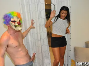 I Know That Girl - Asian Honey Gets Pranked - 08/08/2016