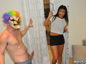 I Know That Girl - Asian Honey Gets Pranked - 08/08/2016