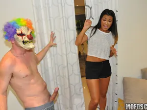 I Know That Girl - Asian Honey Gets Pranked - 08/08/2016