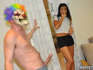 I Know That Girl - Asian Honey Gets Pranked - 08/08/2016