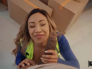 I Know That Girl - Unboxing Her Box at Work - 01/11/2023