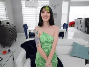 Don't Break Me - Kitty's in for a Big Surprise - 02/04/2023