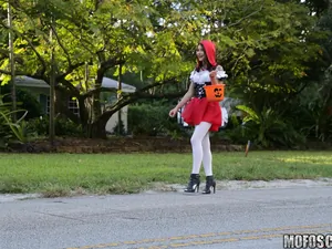 Don't Break Me - Brunette Spinner Fucks on Halloween - 11/01/2016
