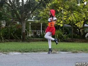 Don't Break Me - Brunette Spinner Fucks on Halloween - 11/01/2016
