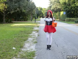 Don't Break Me - Brunette Spinner Fucks on Halloween - 11/01/2016