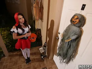Don't Break Me - Brunette Spinner Fucks on Halloween - 11/01/2016
