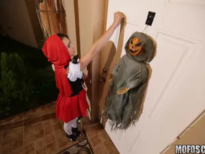 Don't Break Me - Brunette Spinner Fucks on Halloween - 11/01/2016