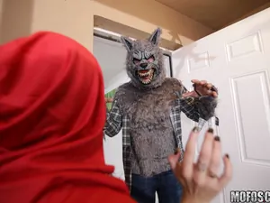 Don't Break Me - Brunette Spinner Fucks on Halloween - 11/01/2016