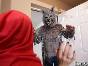 Don't Break Me - Brunette Spinner Fucks on Halloween - 11/01/2016
