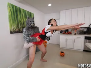 Don't Break Me - Brunette Spinner Fucks on Halloween - 11/01/2016