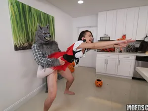 Don't Break Me - Brunette Spinner Fucks on Halloween - 11/01/2016
