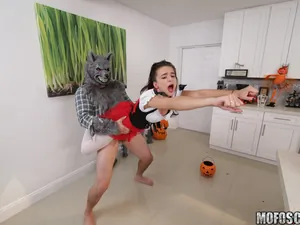 Don't Break Me - Brunette Spinner Fucks on Halloween - 11/01/2016