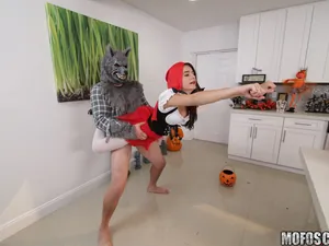 Don't Break Me - Brunette Spinner Fucks on Halloween - 11/01/2016