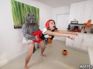 Don't Break Me - Brunette Spinner Fucks on Halloween - 11/01/2016