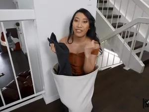 Don't Break Me - Small Hands, Small Feet, Small Nipples - 07/13/2023