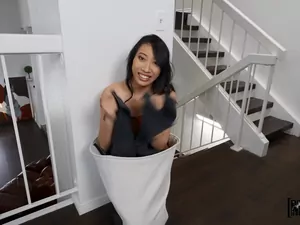Don't Break Me - Small Hands, Small Feet, Small Nipples - 07/13/2023