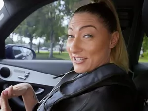 I Know That Girl - Hot and Hungry Cop - 07/22/2023