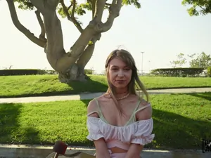 I Know That Girl - Classic Cars Make Leila Horny - 08/30/2023