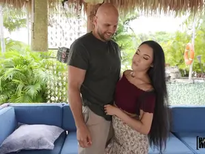 Don't Break Me - Sexy Selena Gets Fucked Until She Squirts - 09/05/2023