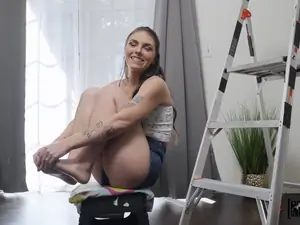 Don't Break Me - Thalia Loves Her Job - 09/29/2023