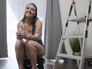 Don't Break Me - Thalia Loves Her Job - 09/29/2023