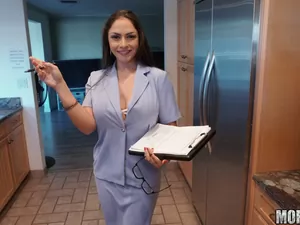 Latina Sex Tapes - Big Tit Latina Blows Client - 12/10/2016