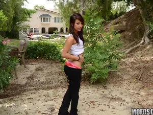 She's A Freak - Insatiable Pussy - 10/20/2011