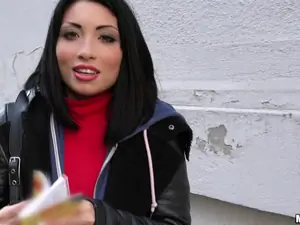 Public Pickups - Naughty Tourist Sucks Dick for Cash - 12/21/2016