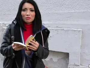 Public Pickups - Naughty Tourist Sucks Dick for Cash - 12/21/2016