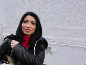 Public Pickups - Naughty Tourist Sucks Dick for Cash - 12/21/2016