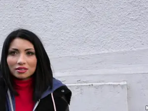 Public Pickups - Naughty Tourist Sucks Dick for Cash - 12/21/2016