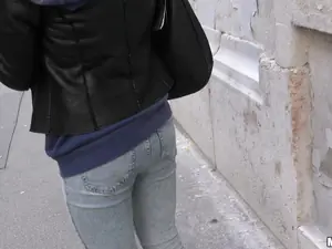 Public Pickups - Naughty Tourist Sucks Dick for Cash - 12/21/2016