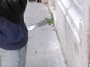 Public Pickups - Naughty Tourist Sucks Dick for Cash - 12/21/2016