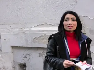 Public Pickups - Naughty Tourist Sucks Dick for Cash - 12/21/2016
