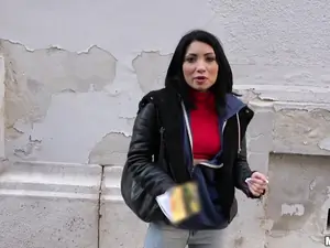 Public Pickups - Naughty Tourist Sucks Dick for Cash - 12/21/2016